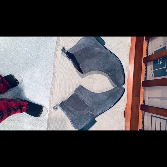 Urban Outfitters Ankle Suede Chukka Boots. - Picture 11 of 12